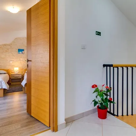 Furlani Comfortable Vakantiehuis Svetvinčenat
